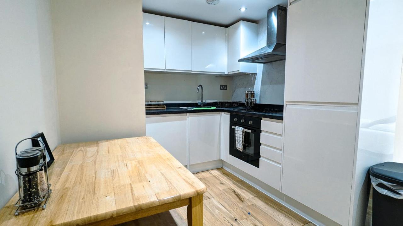 Spacious Apartment In Trendy Hackney ลอนดอน ภายนอก รูปภาพ