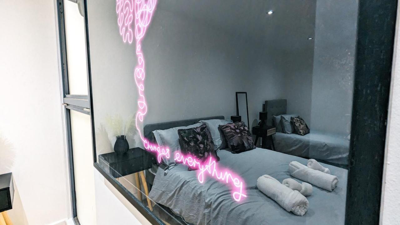 Spacious Apartment In Trendy Hackney ลอนดอน ภายนอก รูปภาพ