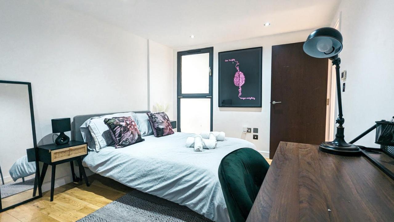 Spacious Apartment In Trendy Hackney ลอนดอน ภายนอก รูปภาพ